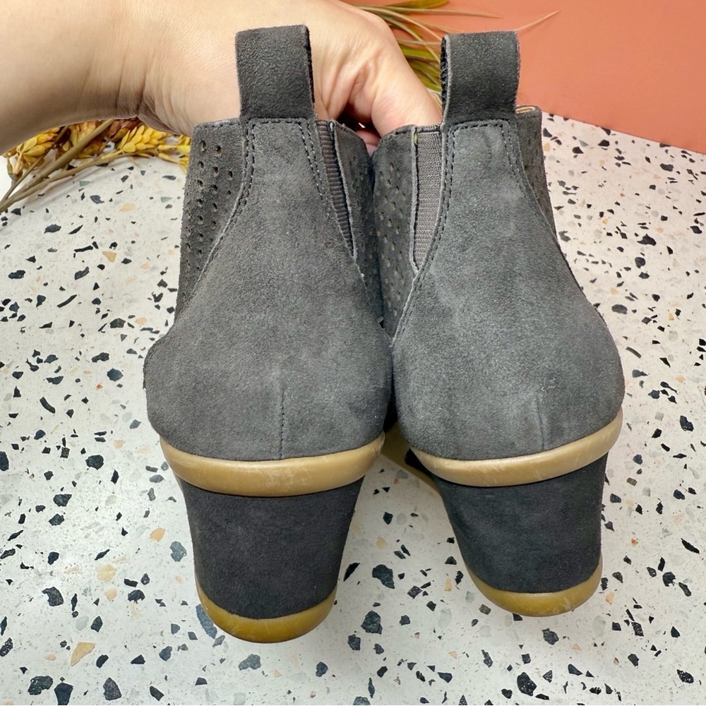 Earth Origins Cosmos Gray Suede Women’s Wedge Double Zip Peep Toe Booties Sz 12 - Picture 12 of 13